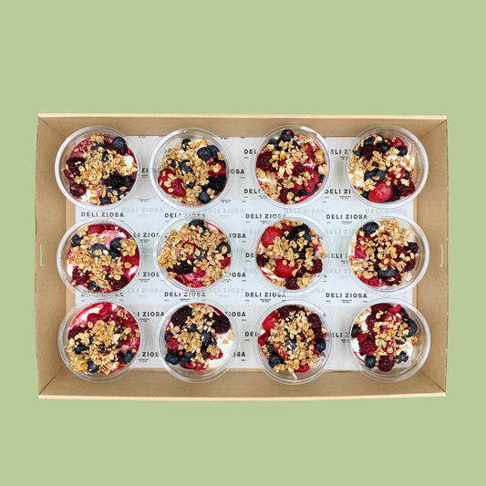 Berry Yoghurt Cups w/ Muesli